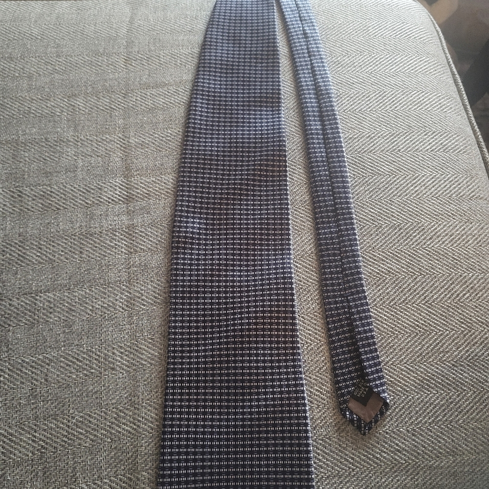 Mens neck tie - perry Ellis 100% silk made in usa